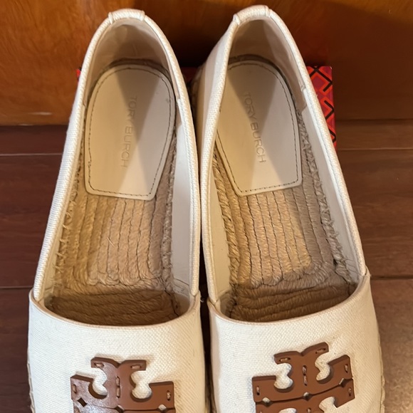 Tory burch canvas shoes size 7 - Picture 2 of 3